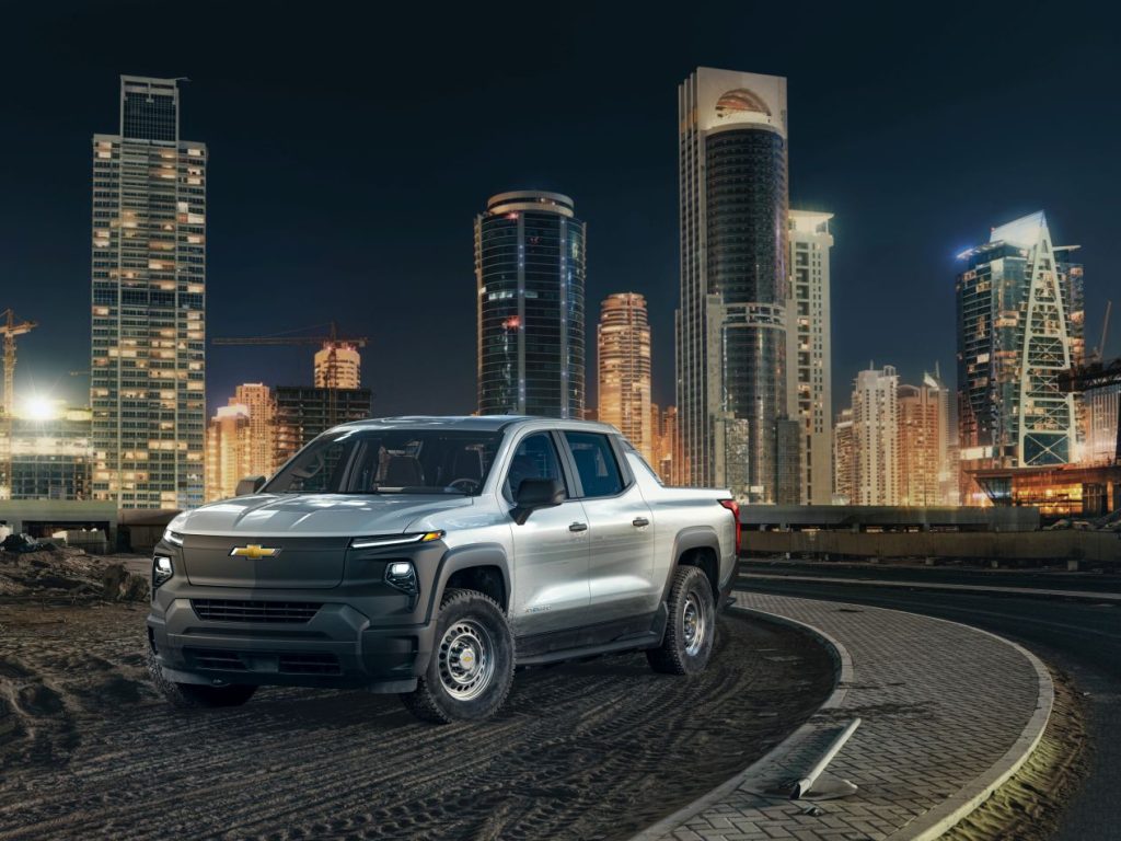 New Silverado WT 2024 now in EV version Engine Spin