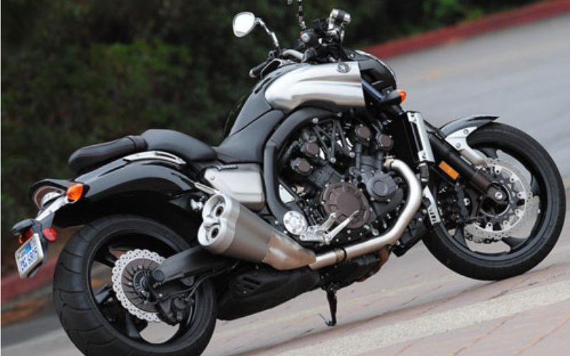 Meet the Yamaha VMax Giro dos Motors